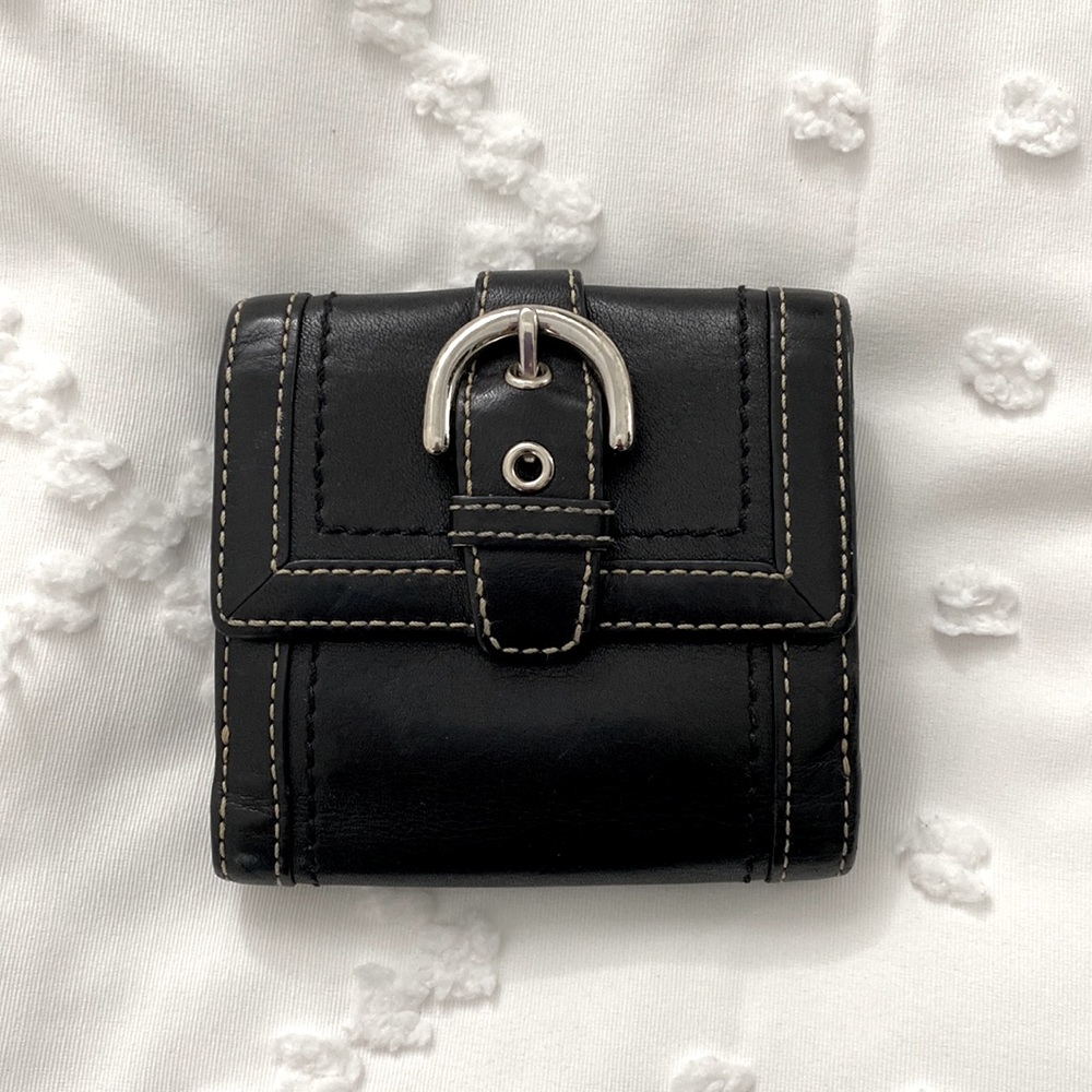 Coach Leather Billfold Black  Top Buckle Preloved Snap Closure Coin Pocket
